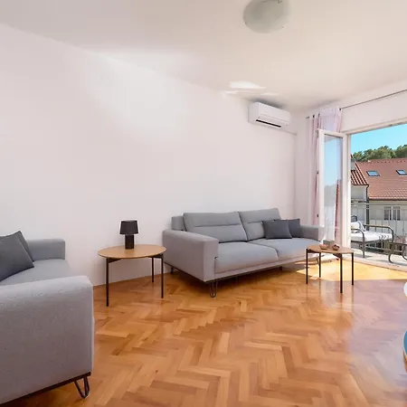 Lejlighed Spacious 2 Bedroom With Private Parking Hvar Town